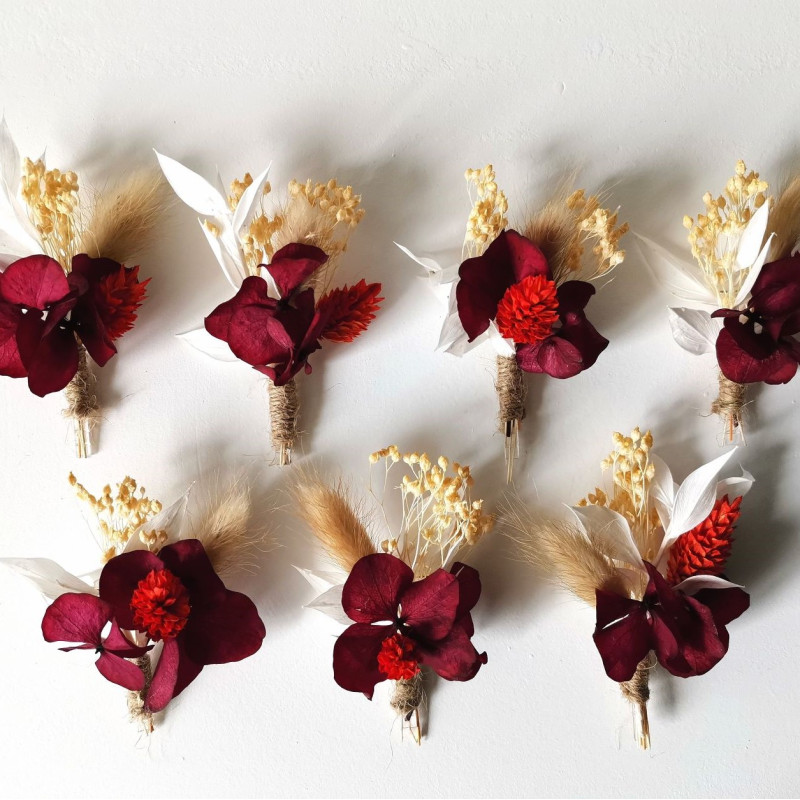 Boutonnière mariage fleurs séchées, coloris bordeaux crème et terracotta