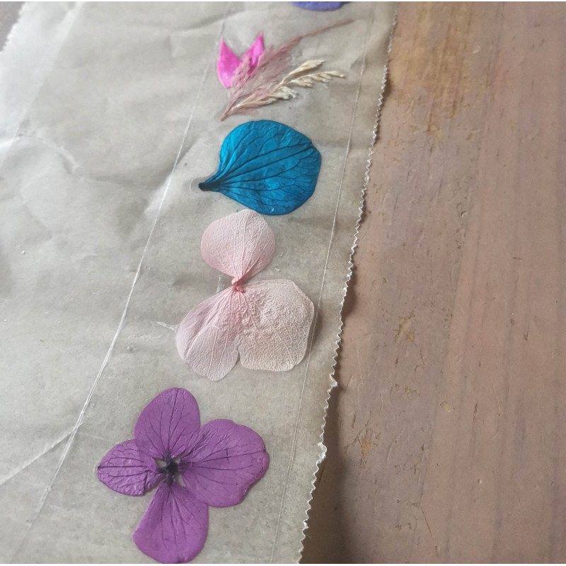 Créer des stickers en fleurs séchées